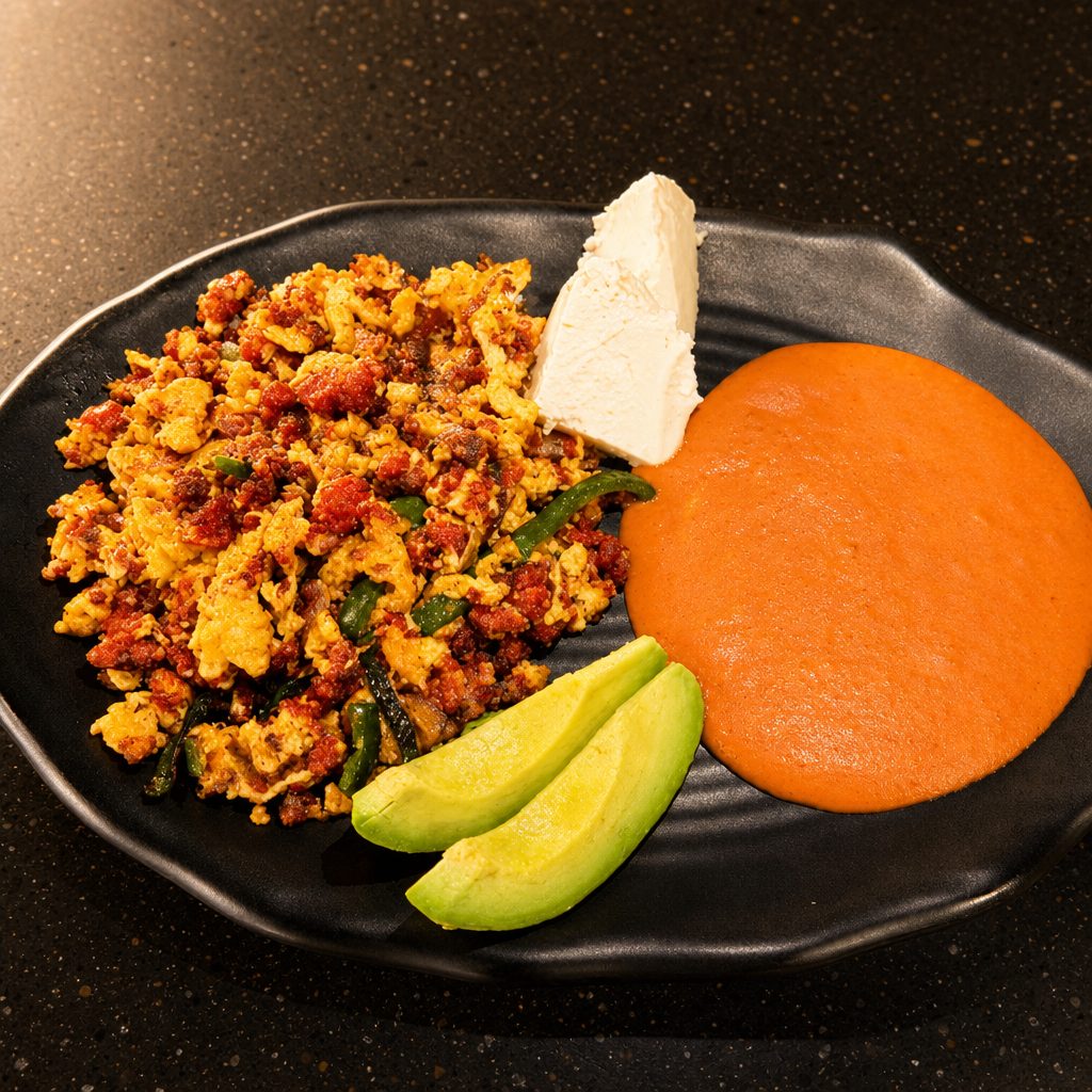 Chorizo and Egg Plate / Chorizo C/Huevo Plate.